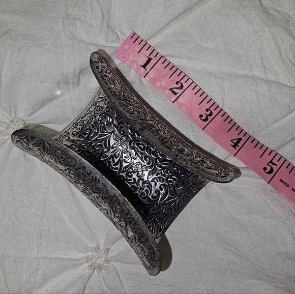 Vintage Floral Silver Wrist Cuff - Picture 4 of 6